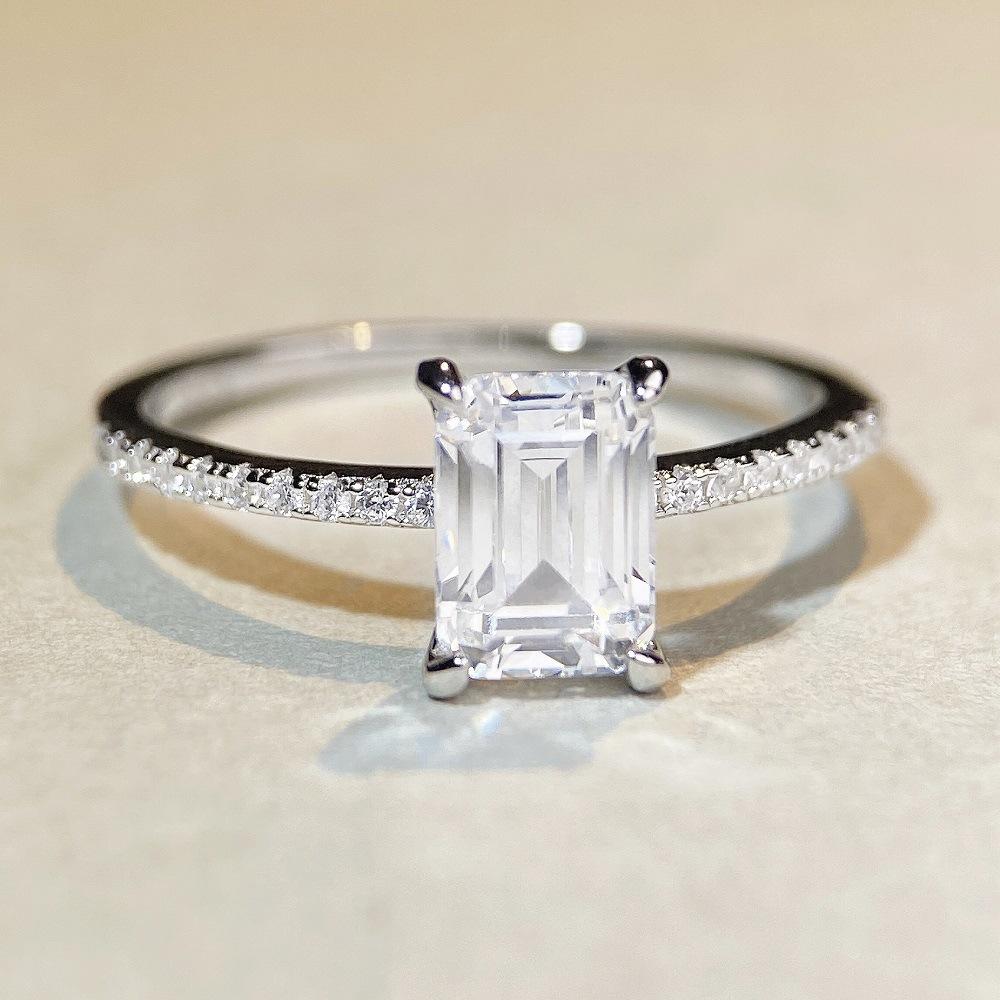 【#204】925 Sterling Silver 1CT Emerald Cut Moissanite Ring