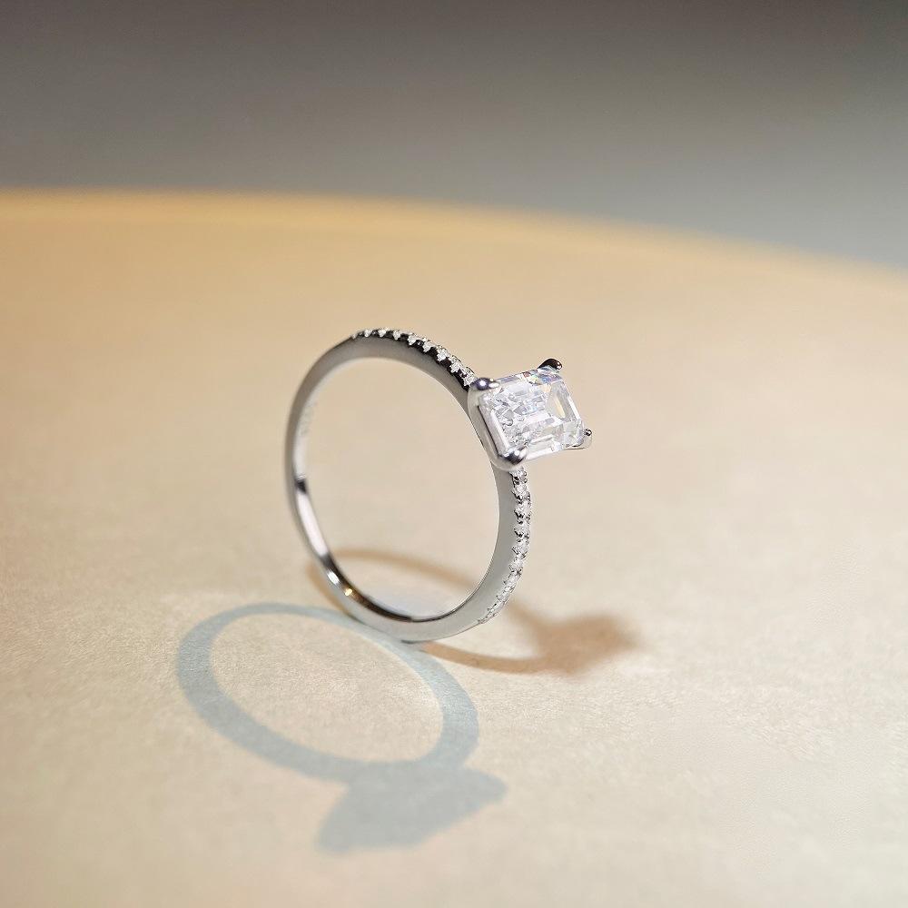 【#204】925 Sterling Silver 1CT Emerald Cut Moissanite Ring