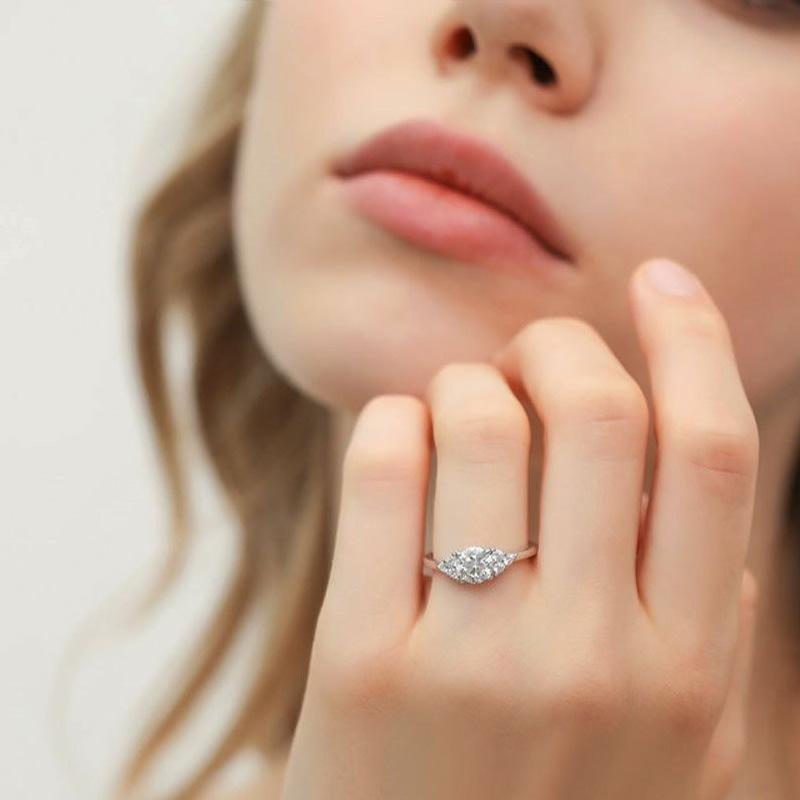 【New Arrival #14】925 Sterling Silver Three Stone Synthetic Moissanite Ring