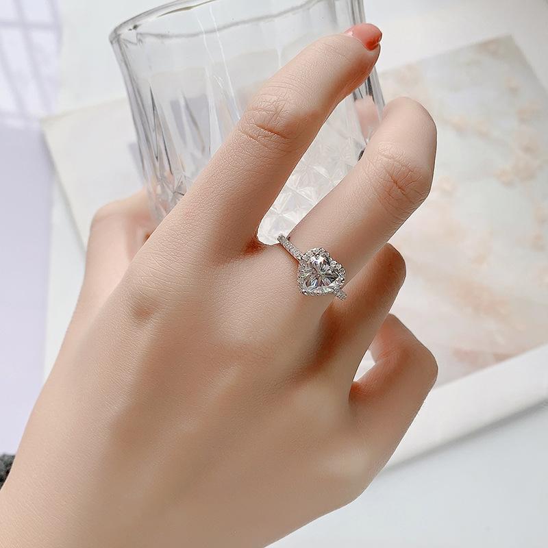 【New Arrival #8】Romantic 925 Sterling Silver Heart Cut Moissanite Ring, 1CT/2CT Sparkling Moissanite Halo Engagement Ring for Women, Anniversary Promise Jewelry with GRA Certificate