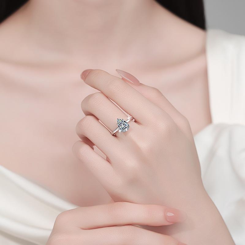 【#37】925 Sterling Silver Pear-Shaped Moissanite Ring