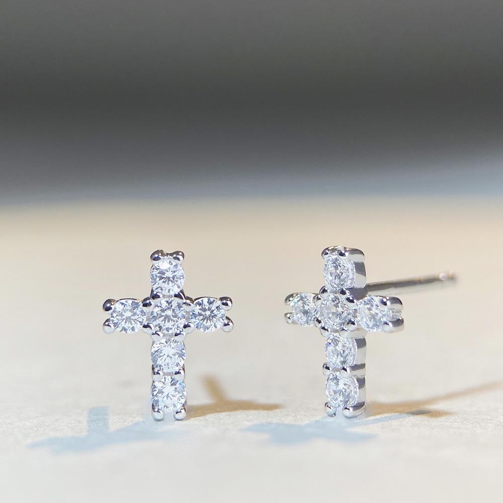 【#180】925 Sterling Silver Moissanite Cross Stud Earrings