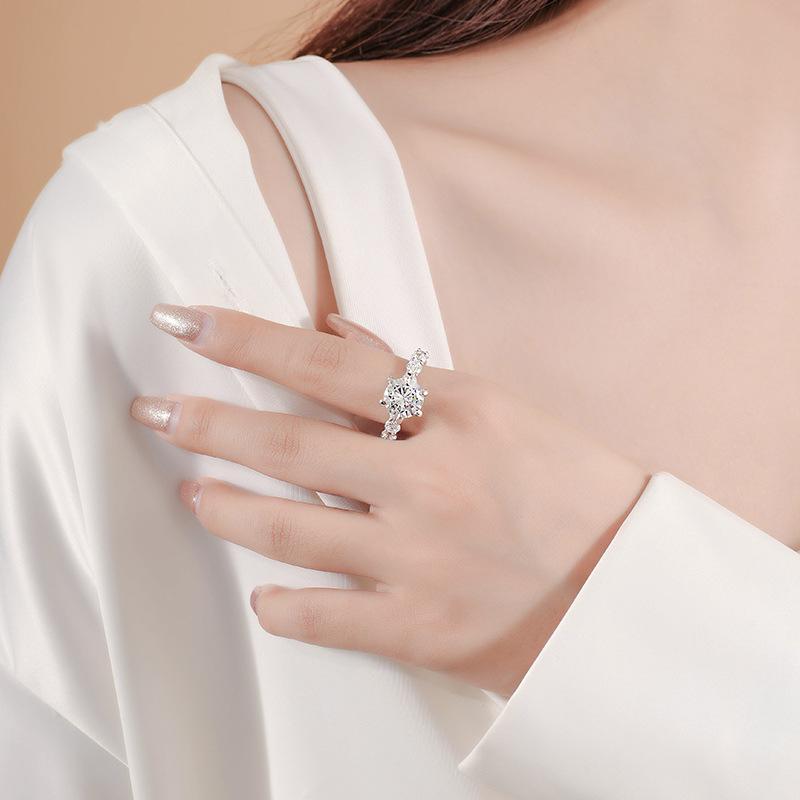【#179】Classic Six-Claw 2CT Moissanite Ring In 925 Sterling Silver
