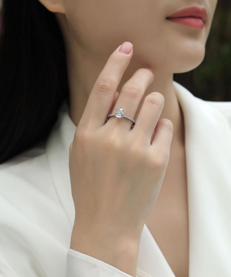 【#49】Pear Cut Moissanite Engagement Ring for Women,Teardrop Lab Diamond Promise Ring, S925 Sterling Silver D Color VVS1 Clarity Wedding Band
