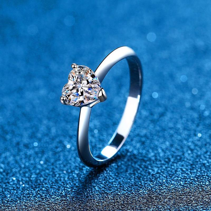 【#162】Heart-Shaped Moissanite Ring In 925 Sterling Silver