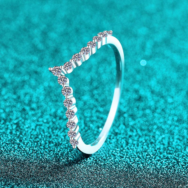 【New Arrival #10】S925 Sterling Silver V-Shape Moissanite Ring for Women Sparkling Round Cut Moissanite Wedding Band Stackable Promise Ring Jewelry Gift