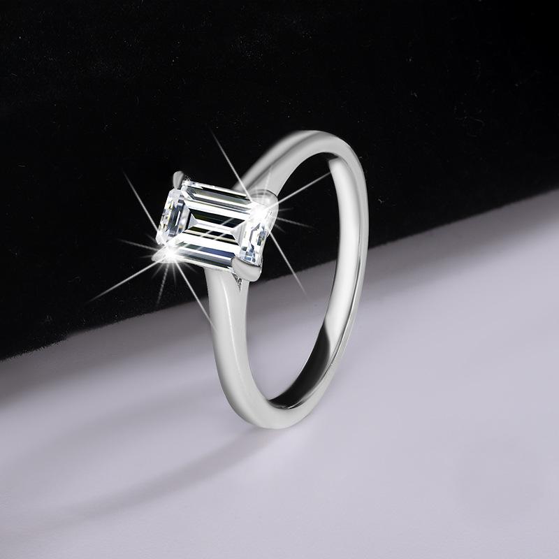 【#59】925 Sterling Silver Four-claw Emerald Cut Moissanie Ring