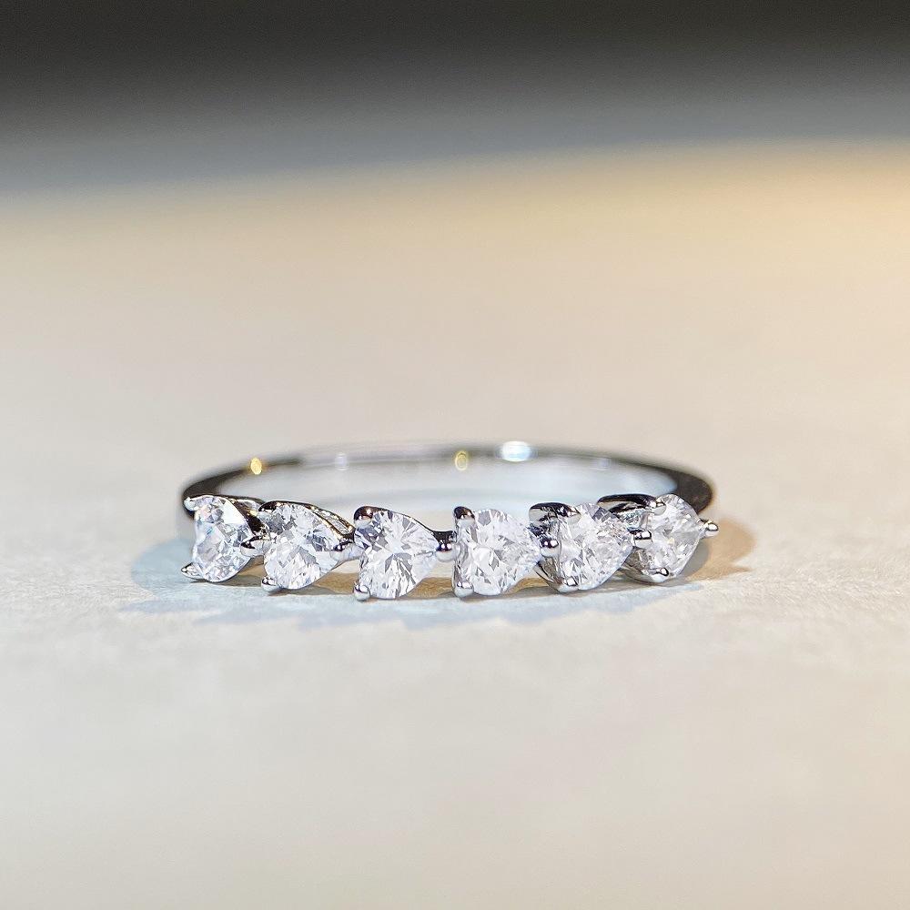 【T16】925 Sterling Silver Heart-shaped Cubic Zirconia Ring