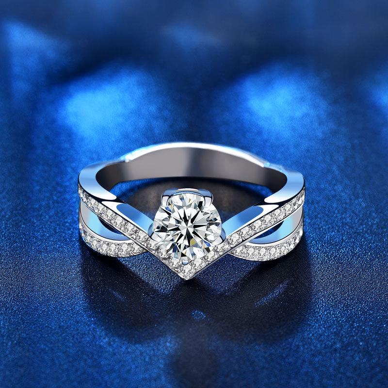 925 Sterling Silver Moissanite Exaggerated Personalized Six-Claw Crown Diamond Ring3
