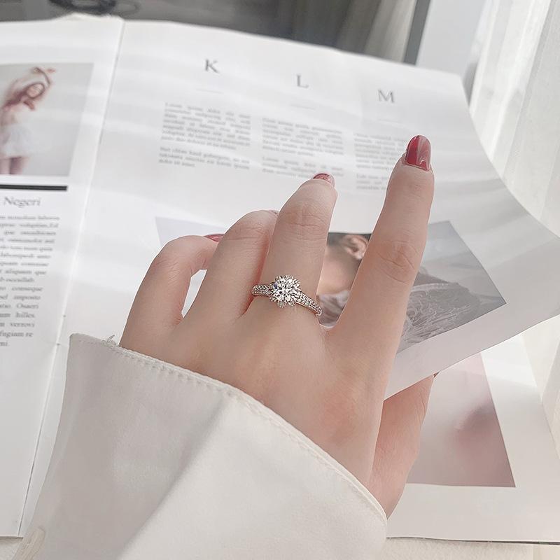 Elegant 925 Sterling Silver Moissanite Diamond Crown Ring for Engagement or Wedding3