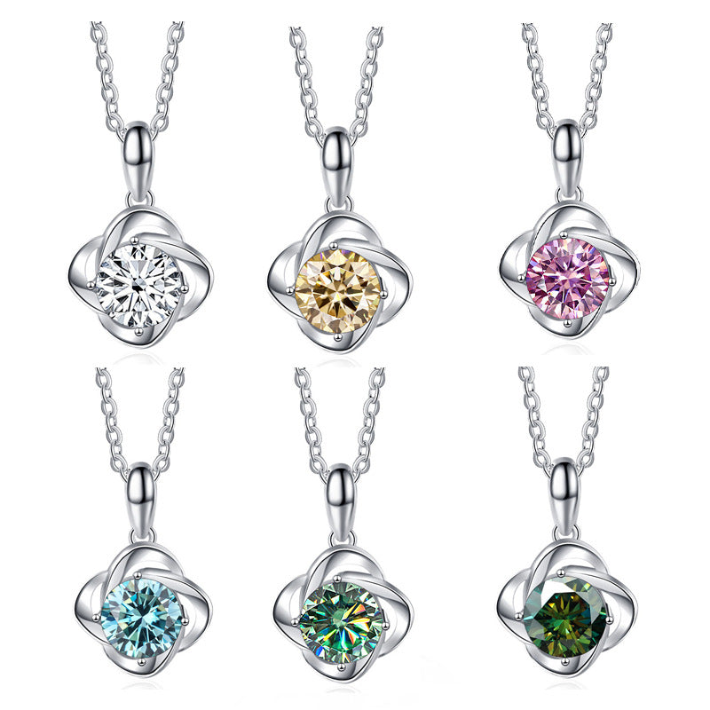 Exclusive four-leaf clover 1 karat color moissanite diamond necklace with simple Korean style clavicle chain3