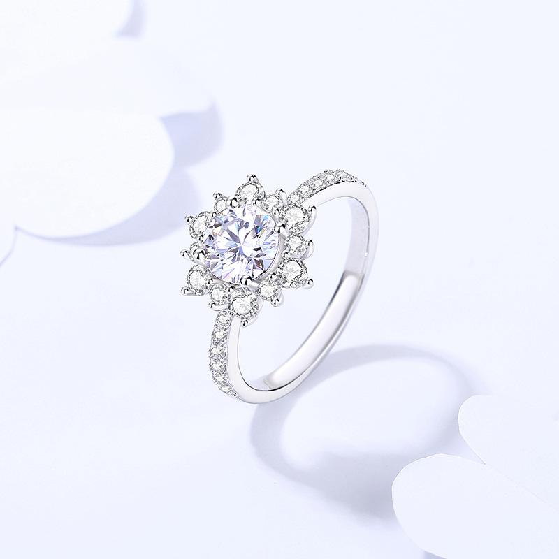 925 Sterling Silver Sunflower Ring with Moissanite Light Luxury Elegant Design5